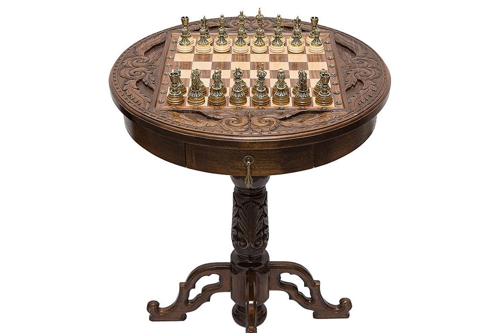 Шахматный стол резной  - изготовлен в мастерской Карена Халеяна
